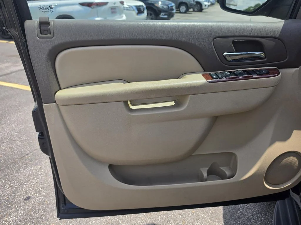2011 Chevrolet Tahoe LT - Photo 14