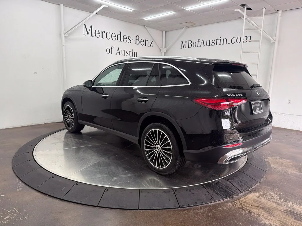 New 2027 Black Mercedes-Benz GLC 300 image 5