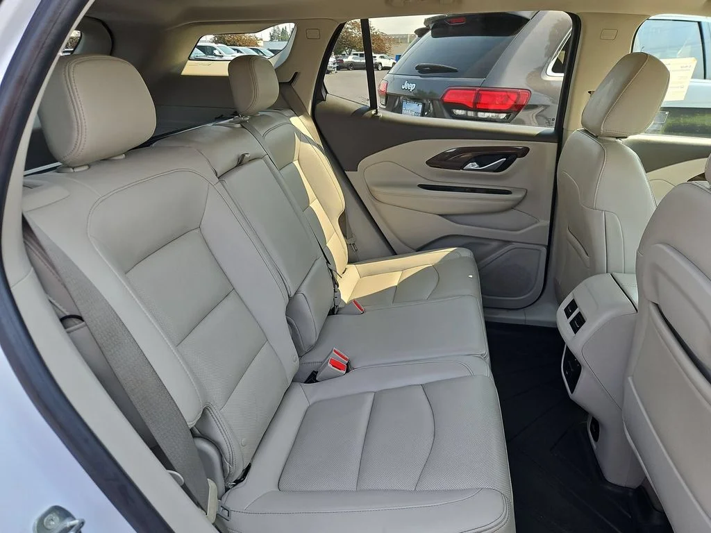 Used 2020 White Frost Tricoat GMC Denali image 27