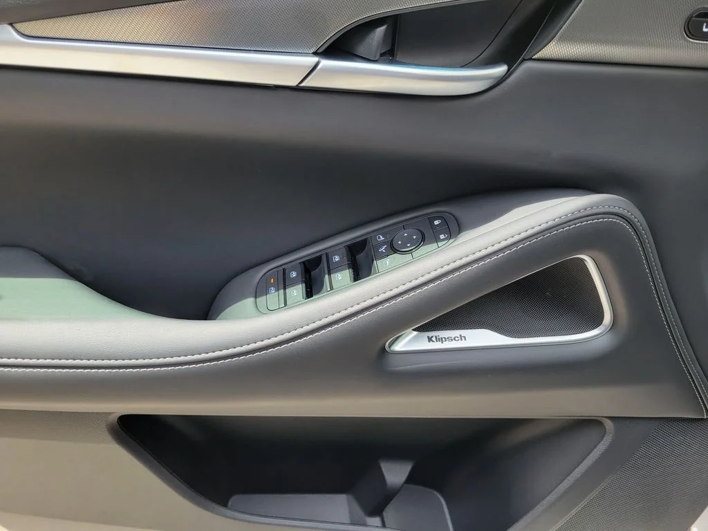 New 2027 GRAPHITE SHADOW INFINITI Luxe FWD image 13