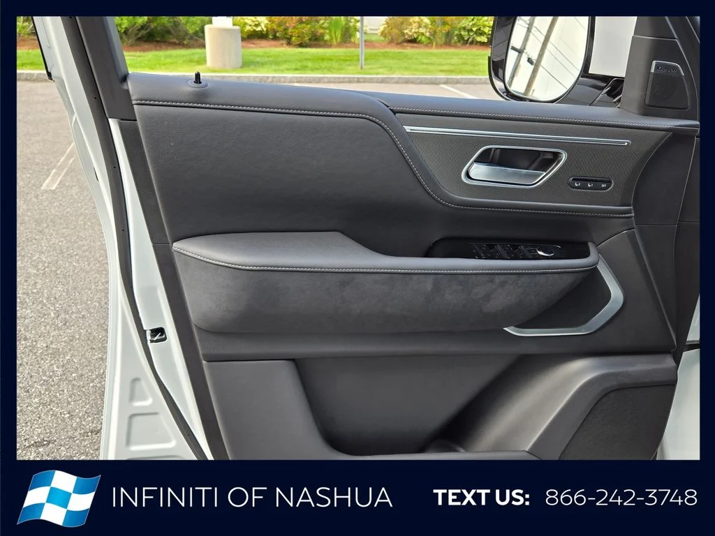 New 2027 RADIANT WHITE INFINITI Luxe 4WD image 7