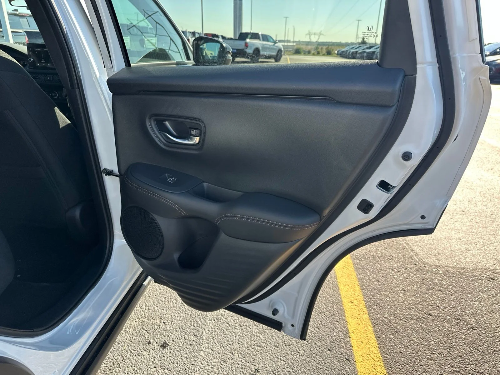 New 2027 Platinum White Pearl Honda Sport AWD image 30
