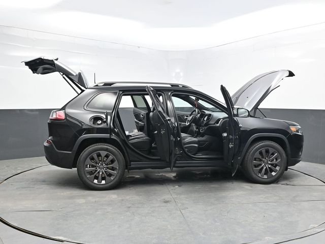 Used 2021 Black Jeep Latitude Lux image 40
