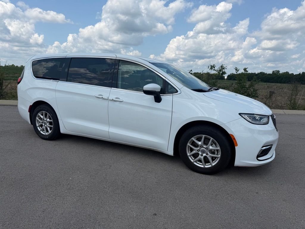 Used 2023 White Chrysler Touring L image 2
