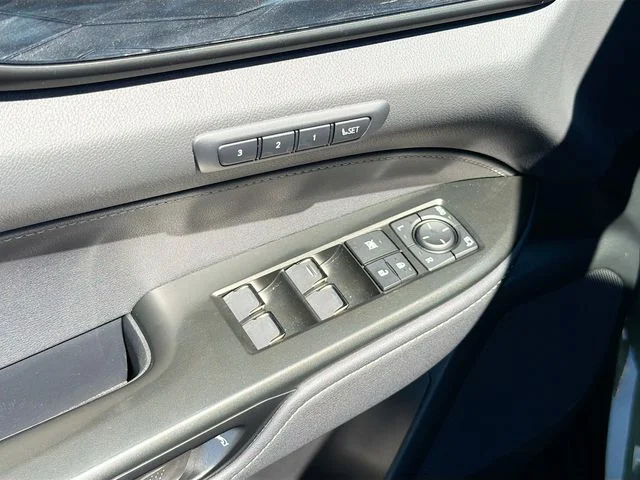 Certified Used 2025 NORI GREEN PEARL Lexus 350h Premium image 18
