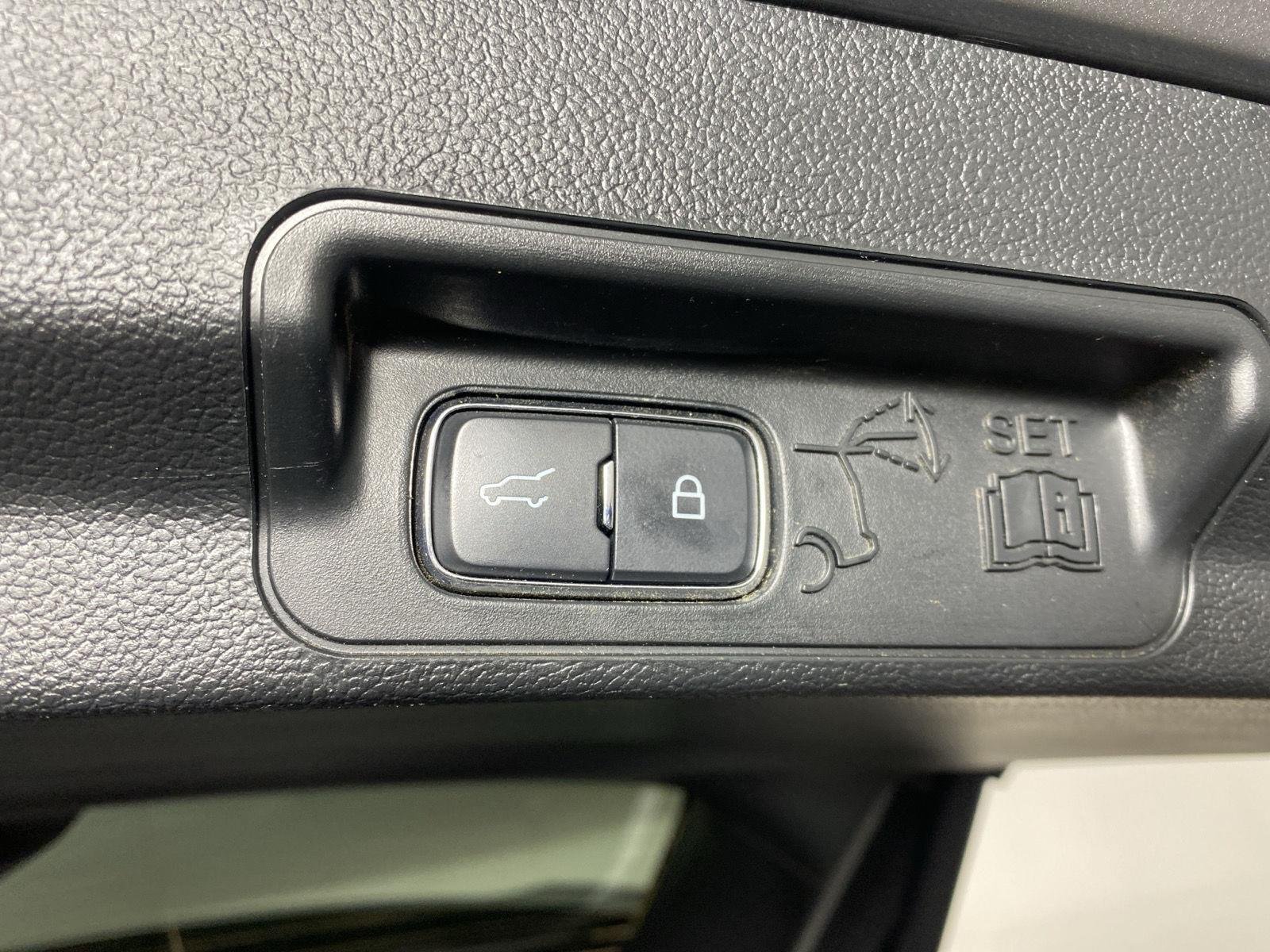 Used 2024 Iconic Silver Ford XLT image 36
