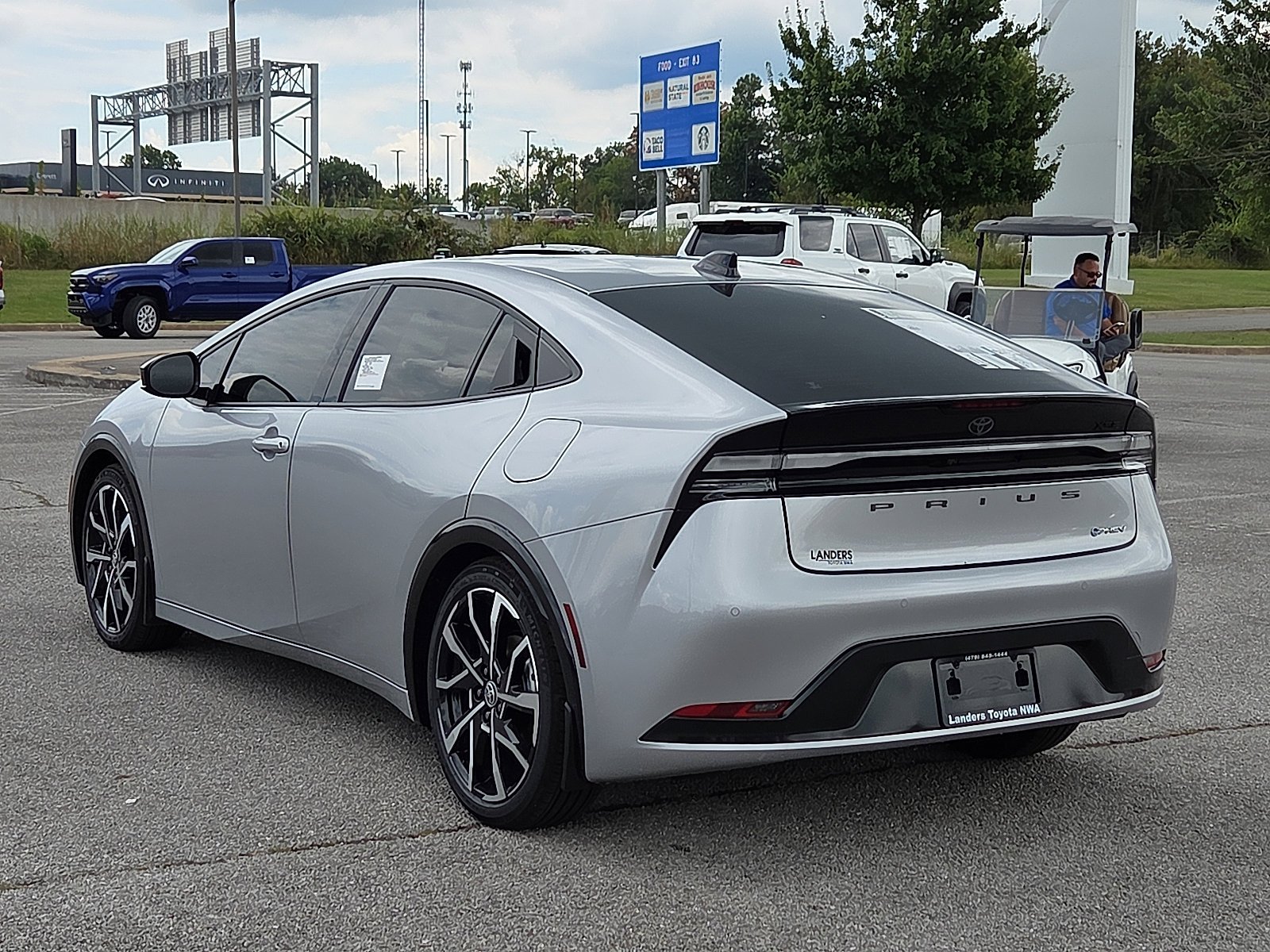 2026 Toyota Prius Plug-in Hybrid XSE - Photo 3