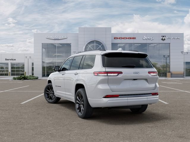 New 2026 Bright White Clear-Coat Exterior Paint Jeep Limited image 3