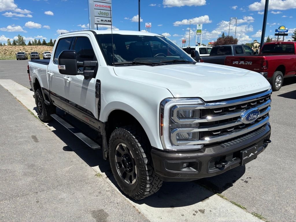 Used 2024  Ford King Ranch image 11
