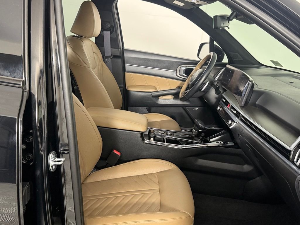 Used 2025 Black Kia X-Line SX Prestige image 31