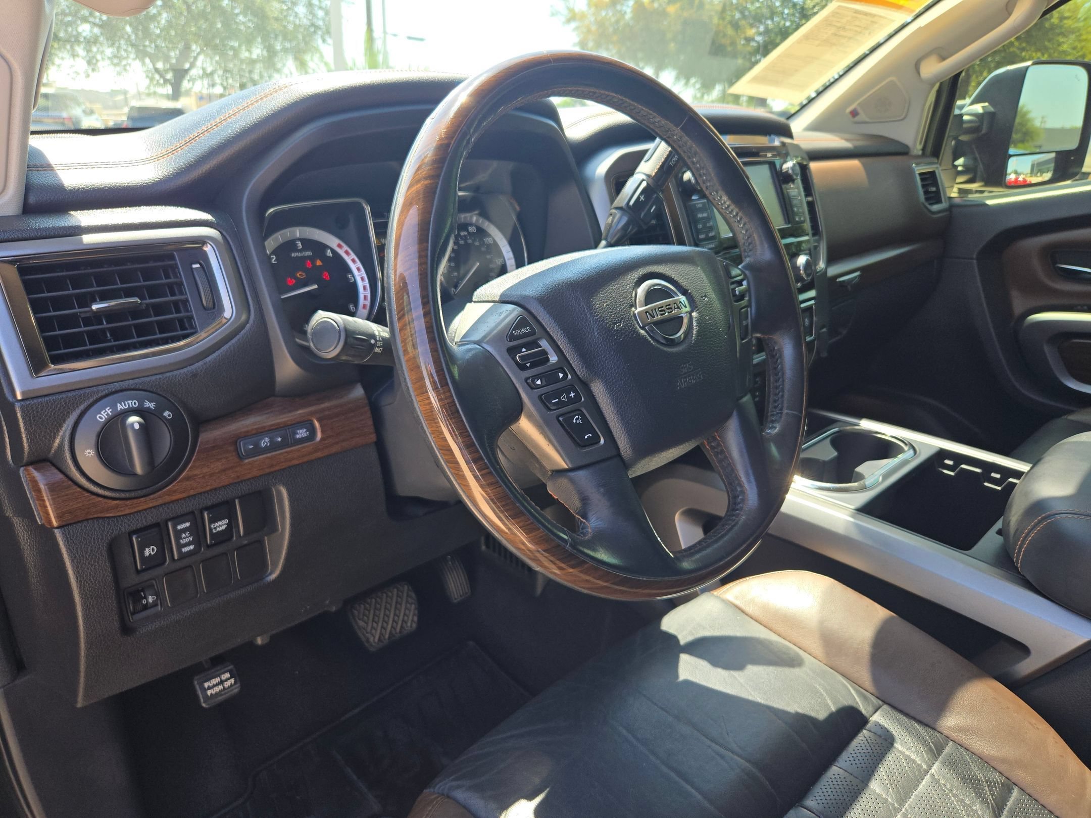 Used 2016 Magnetic Black Nissan Platinum Reserve image 10