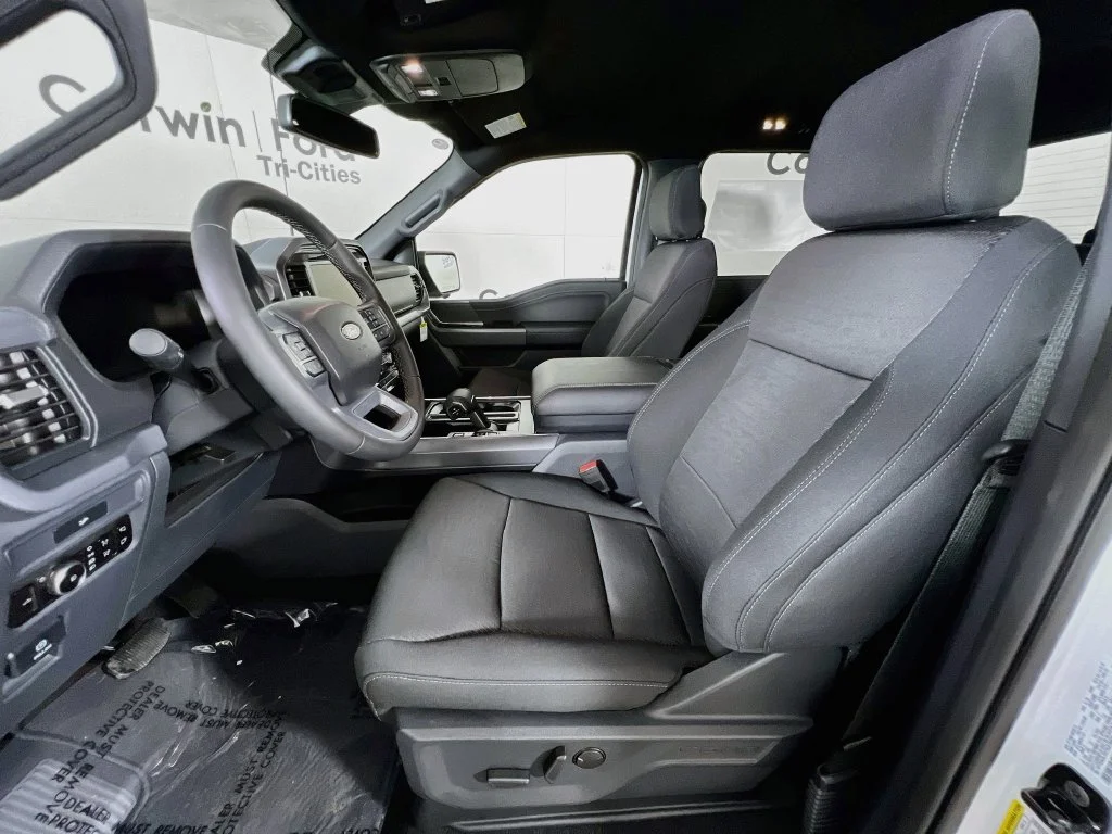 New 2026 Oxford White Ford XLT image 23