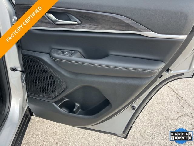 Used 2025 Silver Jeep Limited image 21