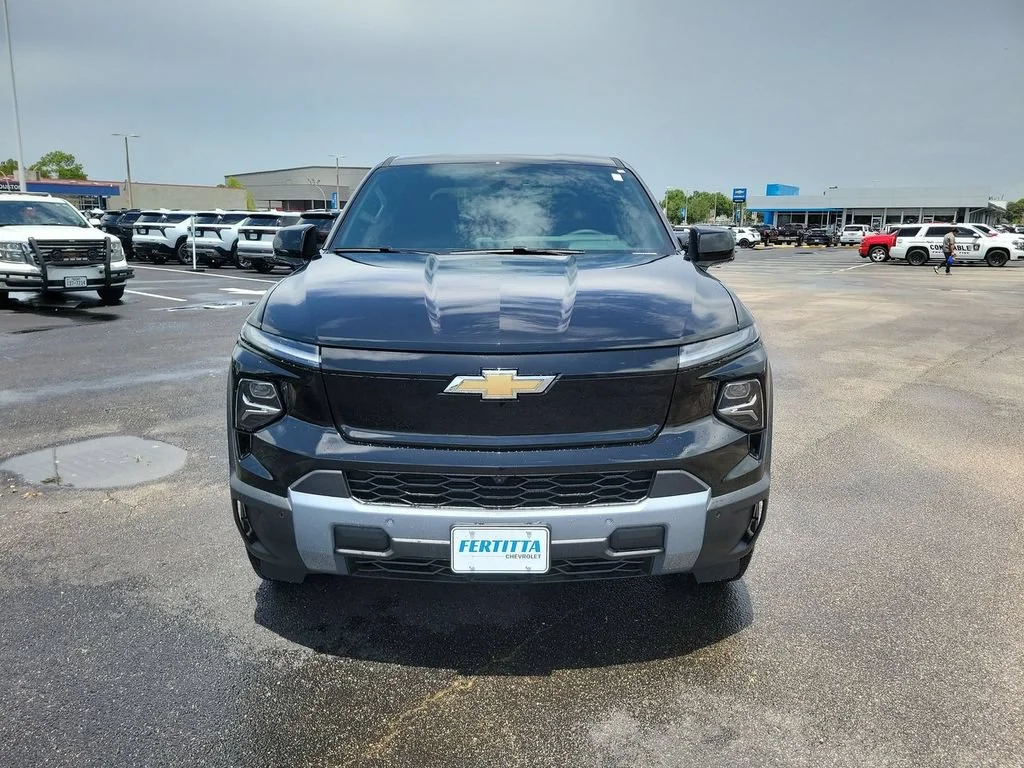 New 2026 Black Chevrolet LT - Standard Range image 28