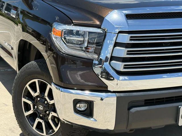 Certified Used 2018 SMOKED MESQUITE Toyota Limited image 3
