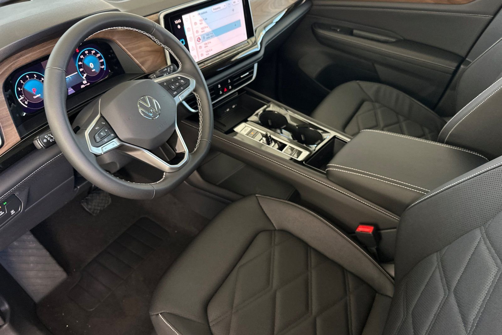 New 2026  Volkswagen SE w/Technology image 10