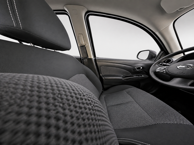 Used 2014 Black Nissan 1.6 SL image 9