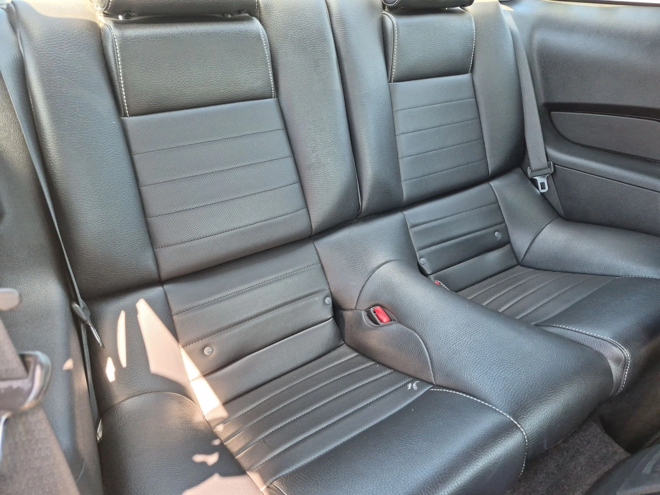 Used 2012 Ingot Silver Ford V6 Premium image 26