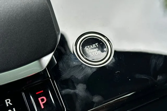 New 2026 Fuji White Land Rover SE image 21