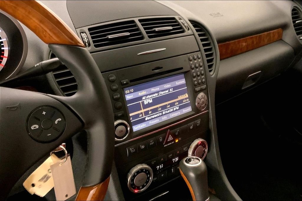 Used 2010  Mercedes-Benz SLK 350 image 5