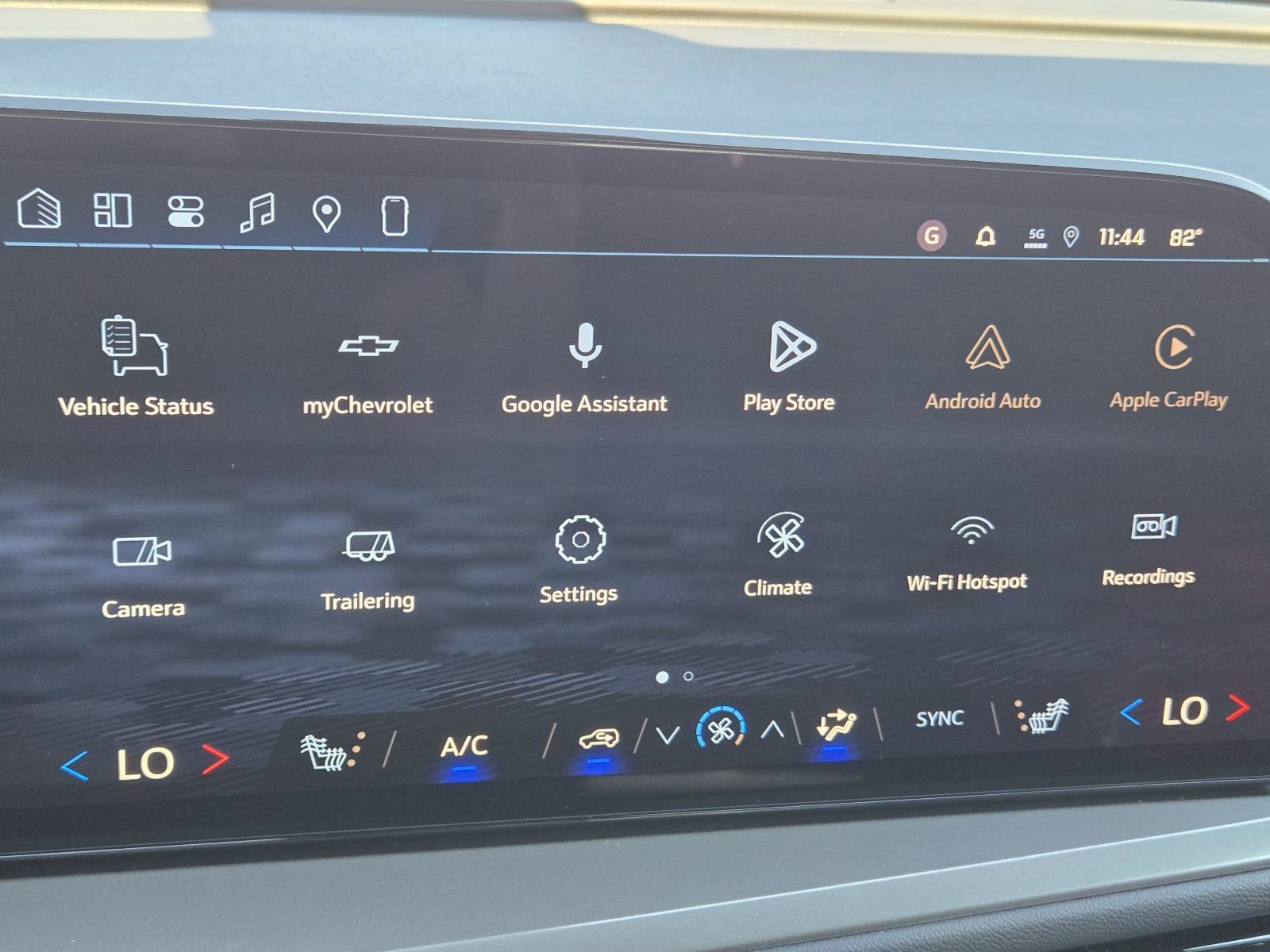 2027 Chevrolet Traverse LT - Photo 27