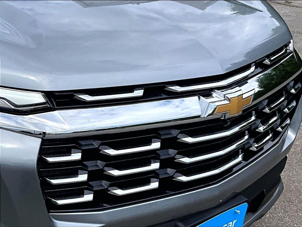 Used 2025 Gray Chevrolet LT image 31