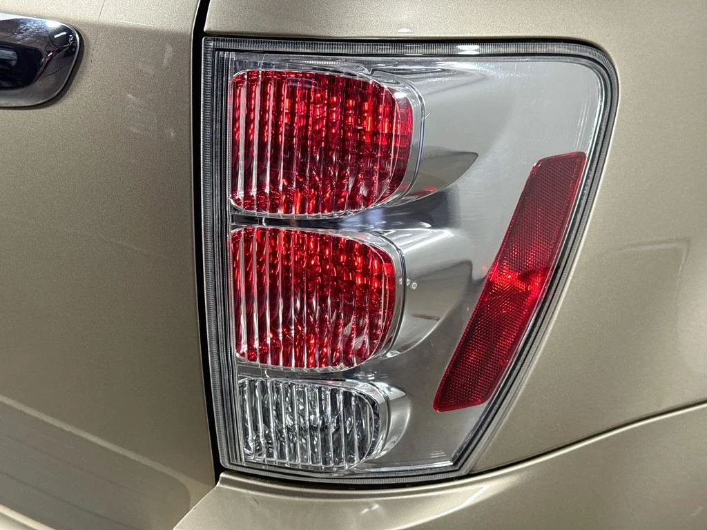 Used 2008 Beige Chevrolet LT image 30