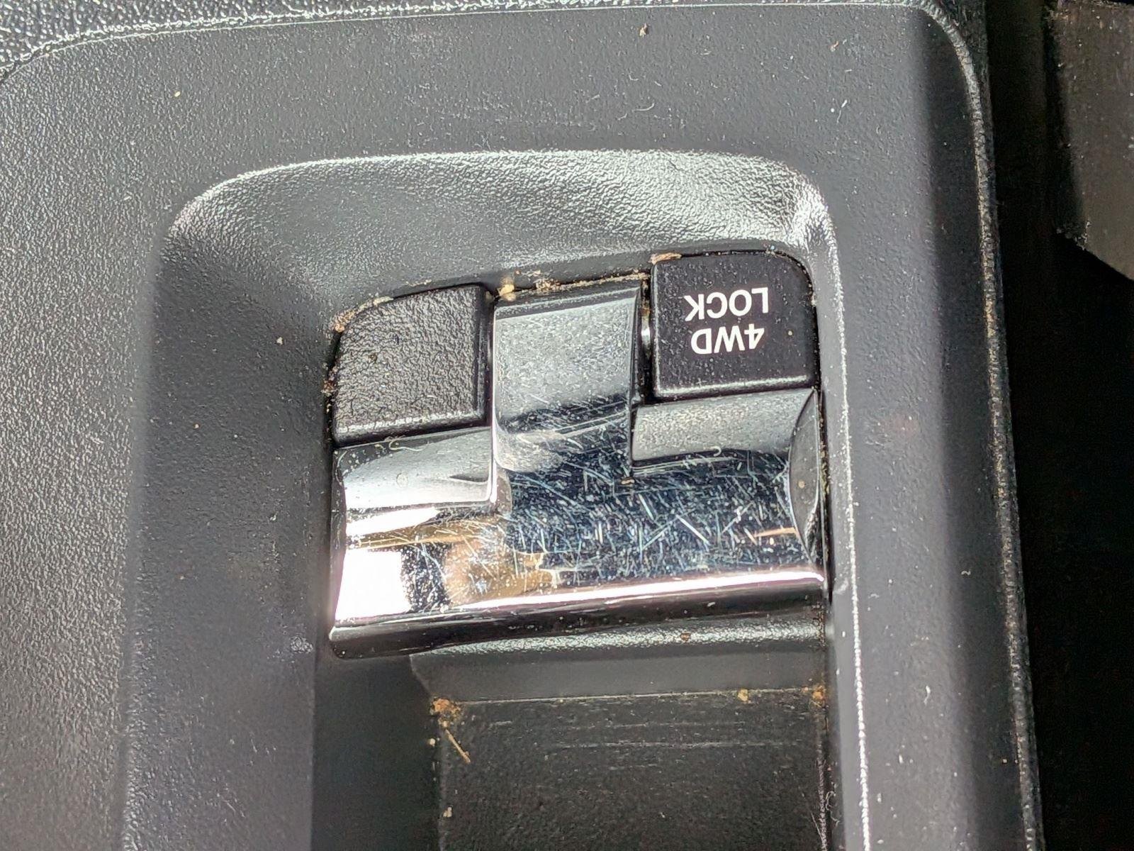 Used 2017 Black Clearcoat Jeep Latitude image 17
