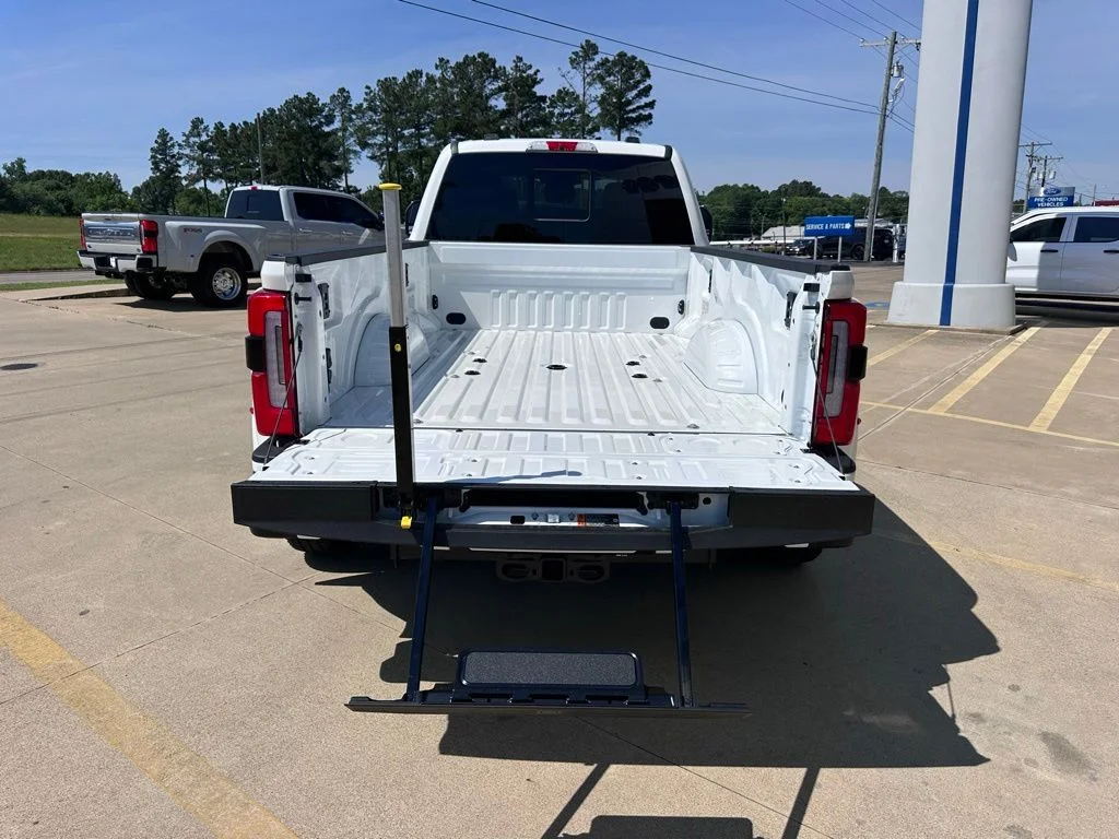 New 2026 Star White Metallic Tri-Coat Ford F-350® Platinum® image 30