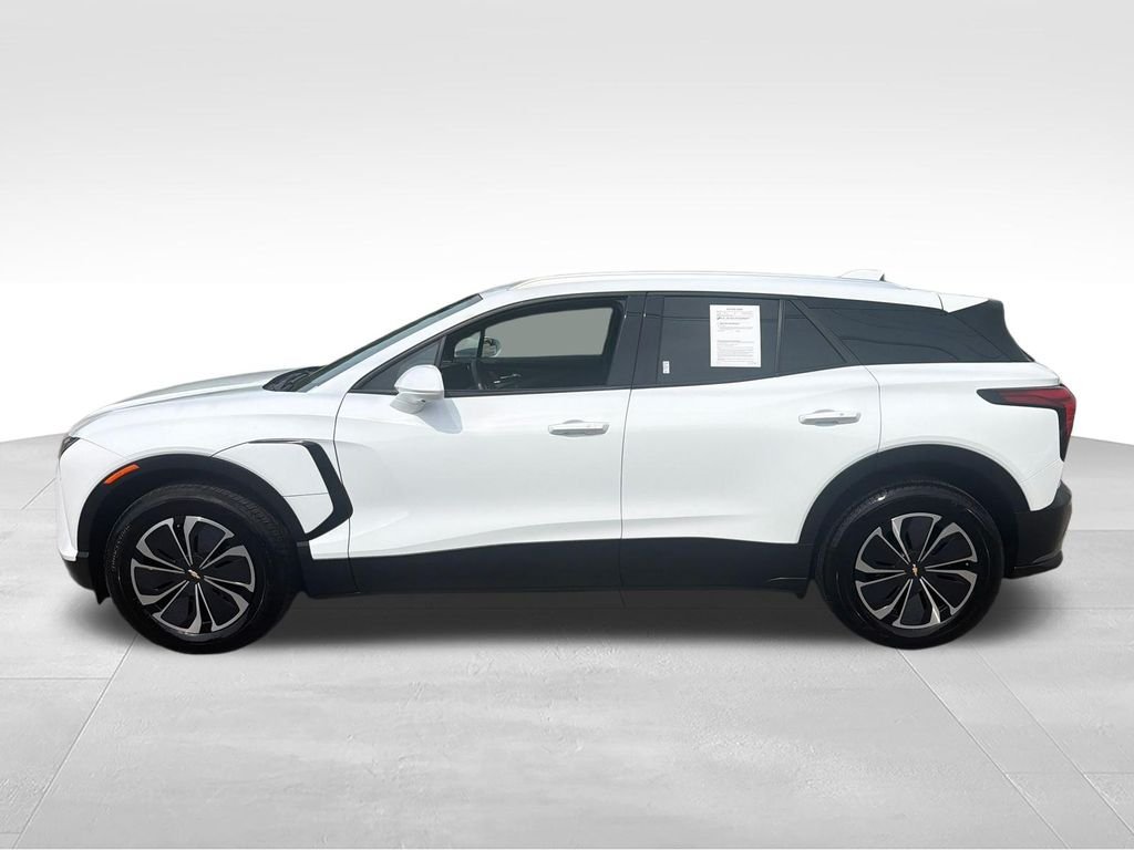 Used 2024 White Chevrolet LT image 2