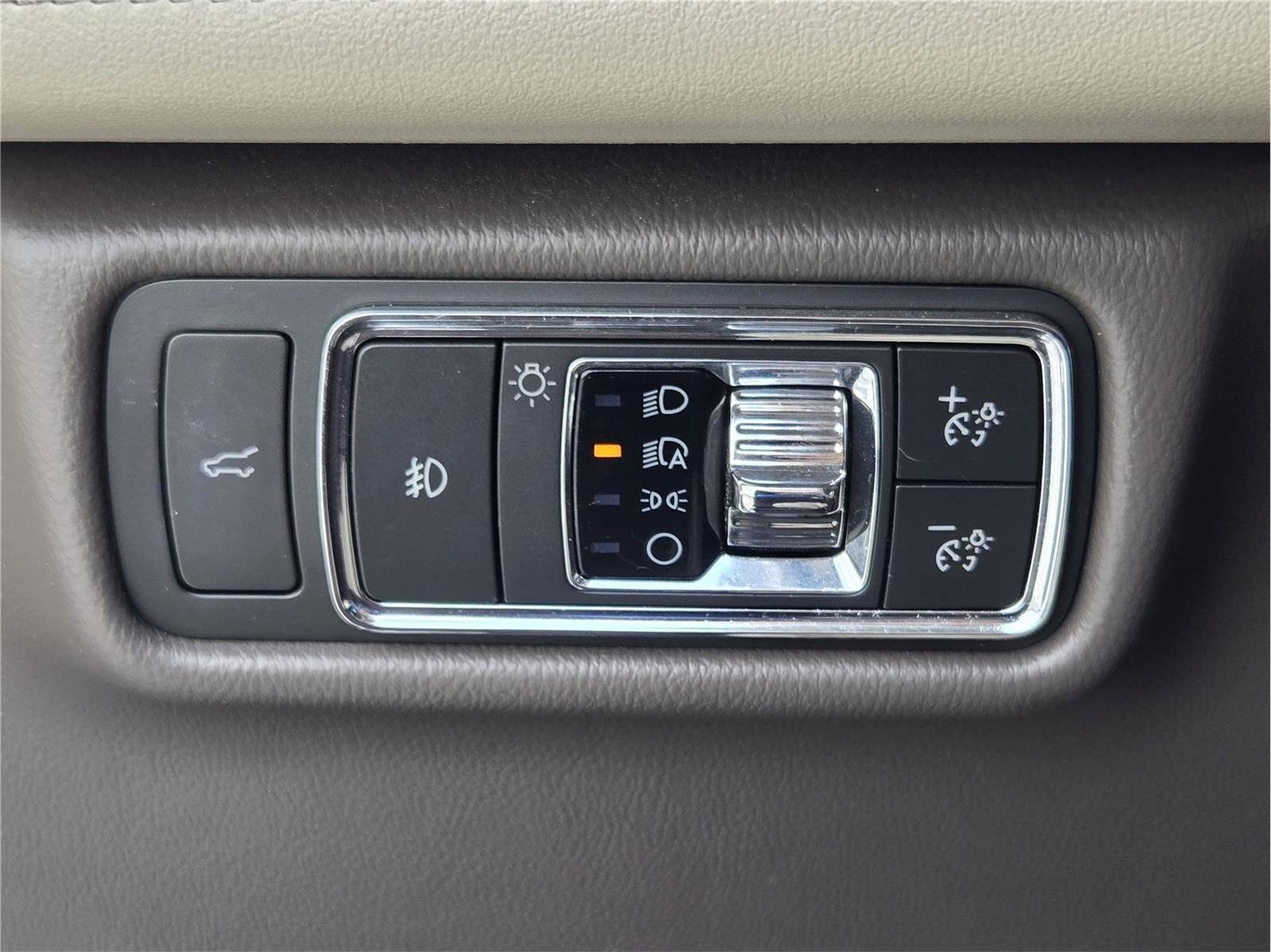 Used 2022 Silver Radiance Metallic Clearcoat Lincoln Reserve image 20