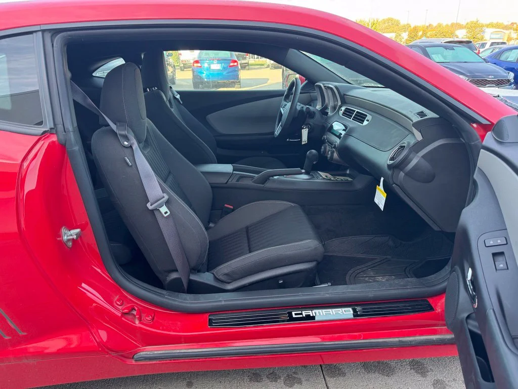 Used 2015 Red Chevrolet 2LS image 16