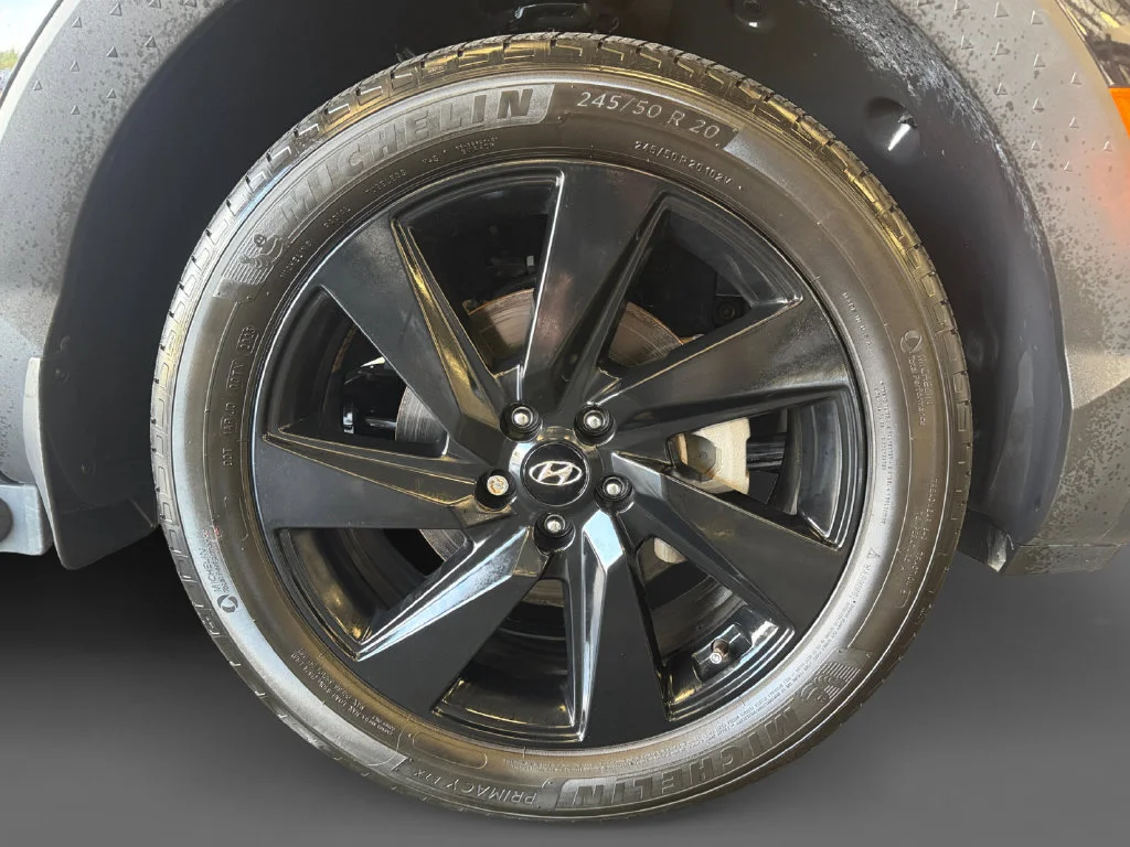 Used 2024 Black Hyundai NIGHT image 9