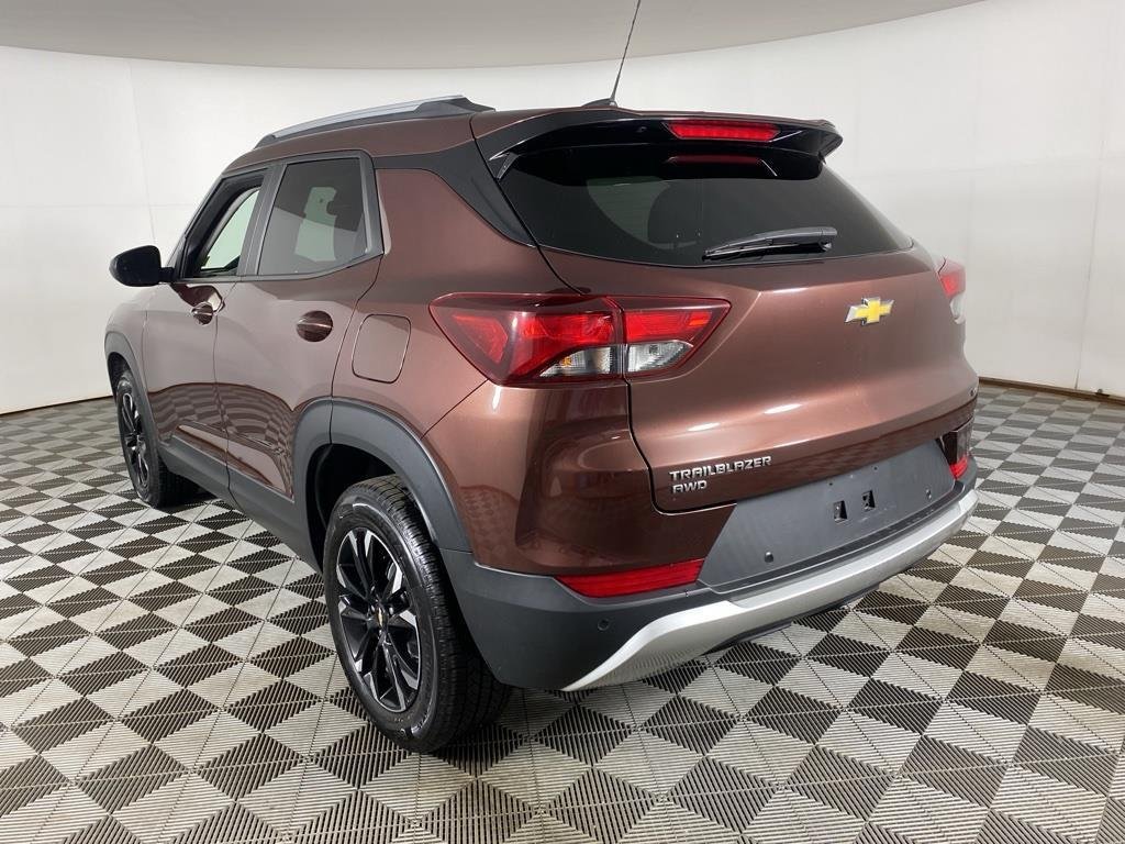 Used 2022 Red Metallic Chevrolet LT image 5