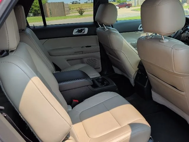 Used 2015 Red Ford XLT image 10