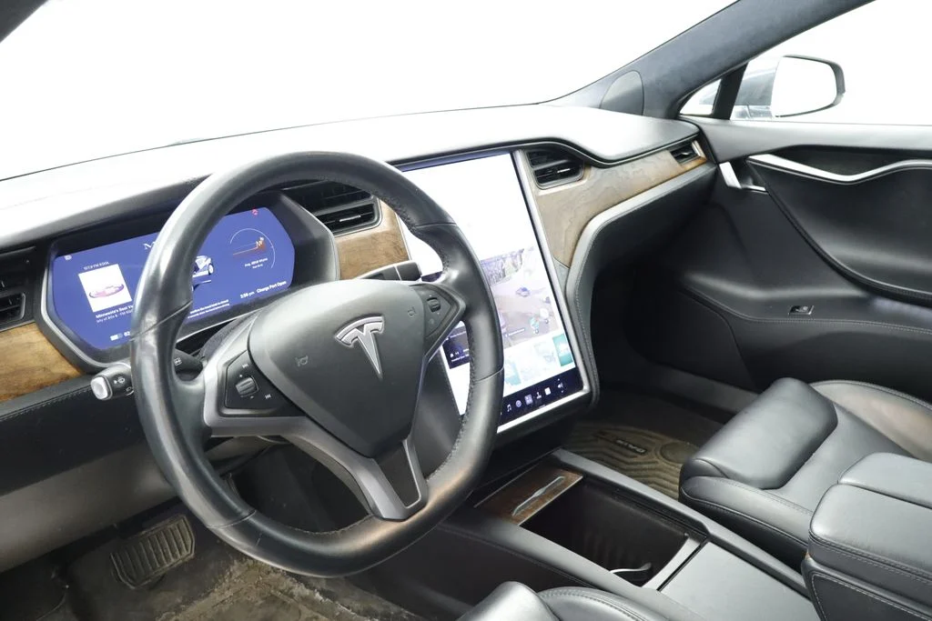 Used 2020  Tesla Long Range image 16