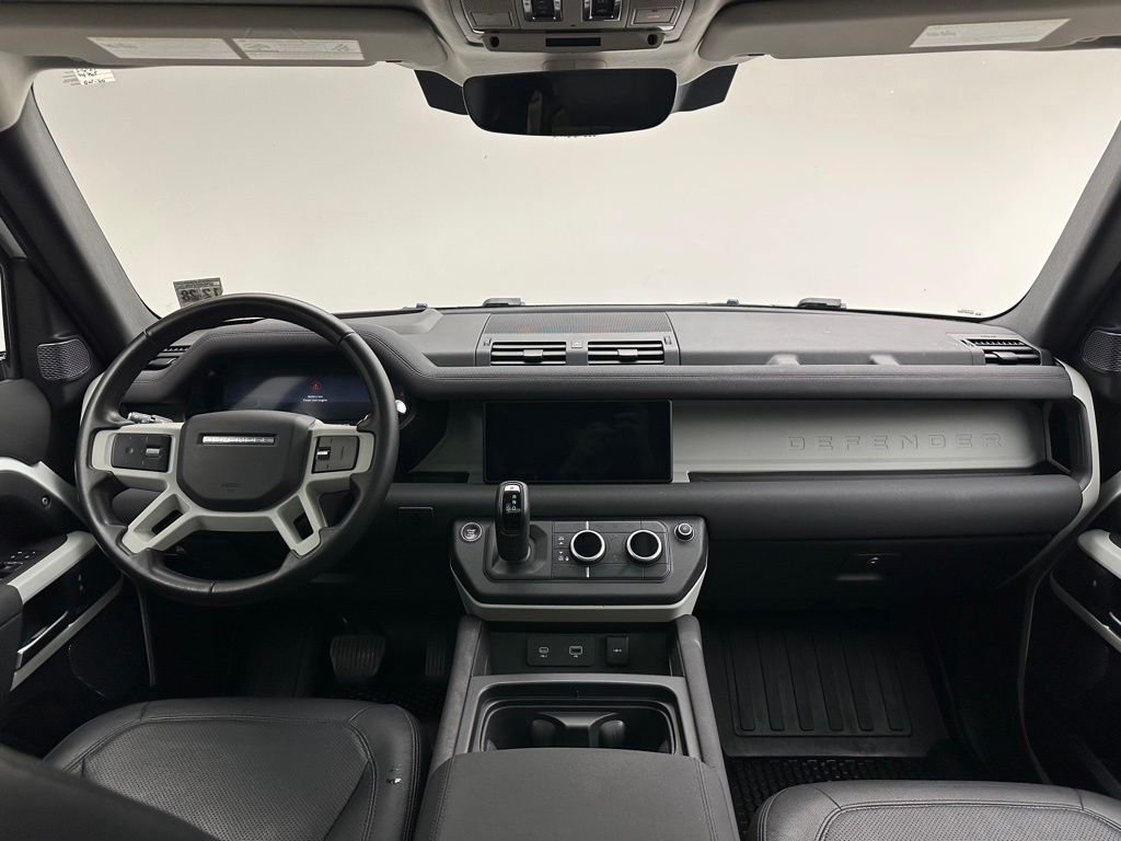 Used 2023 Fuji White Land Rover SE image 8