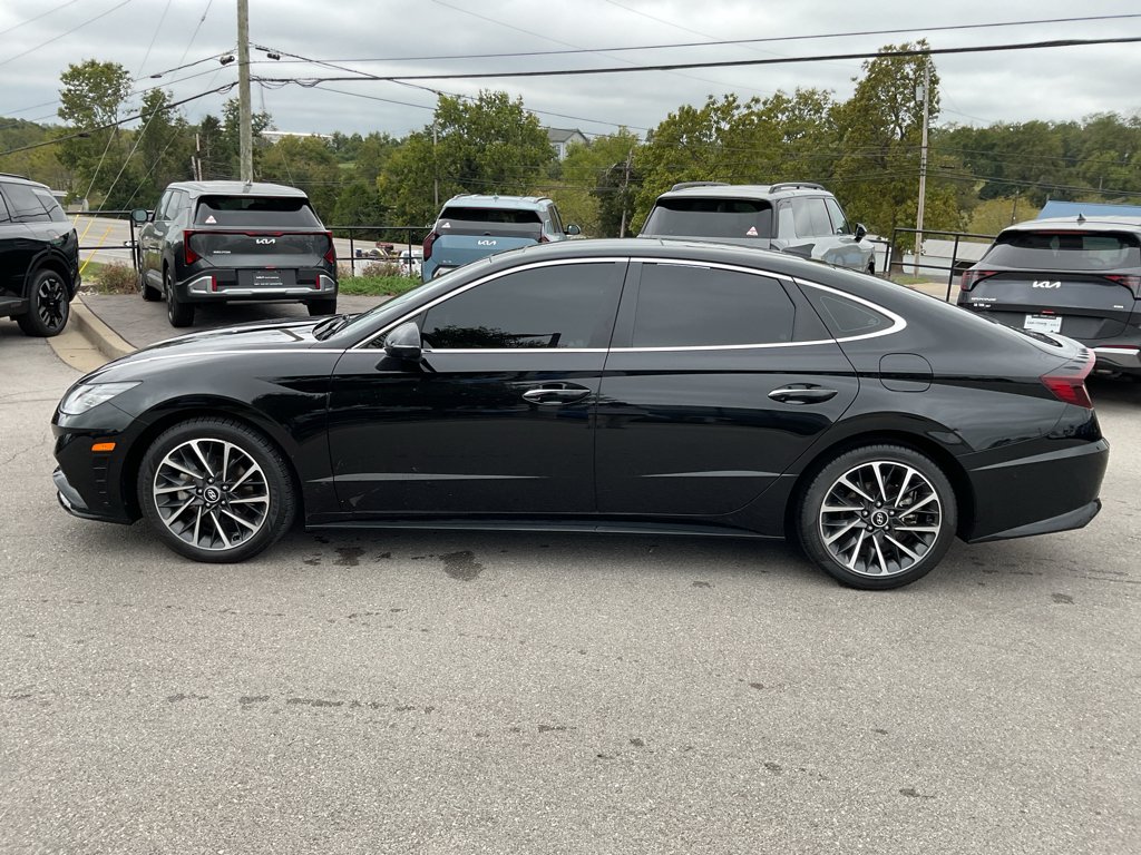 Used 2023 Onyx Black Hyundai Limited image 7