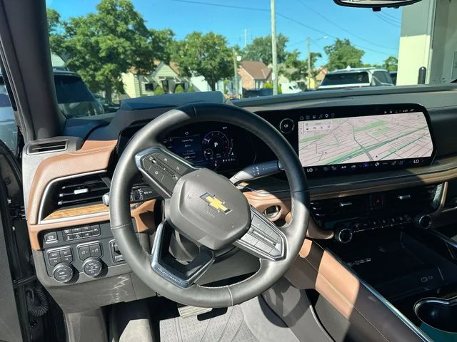 Used 2025 Black Chevrolet High Country image 13