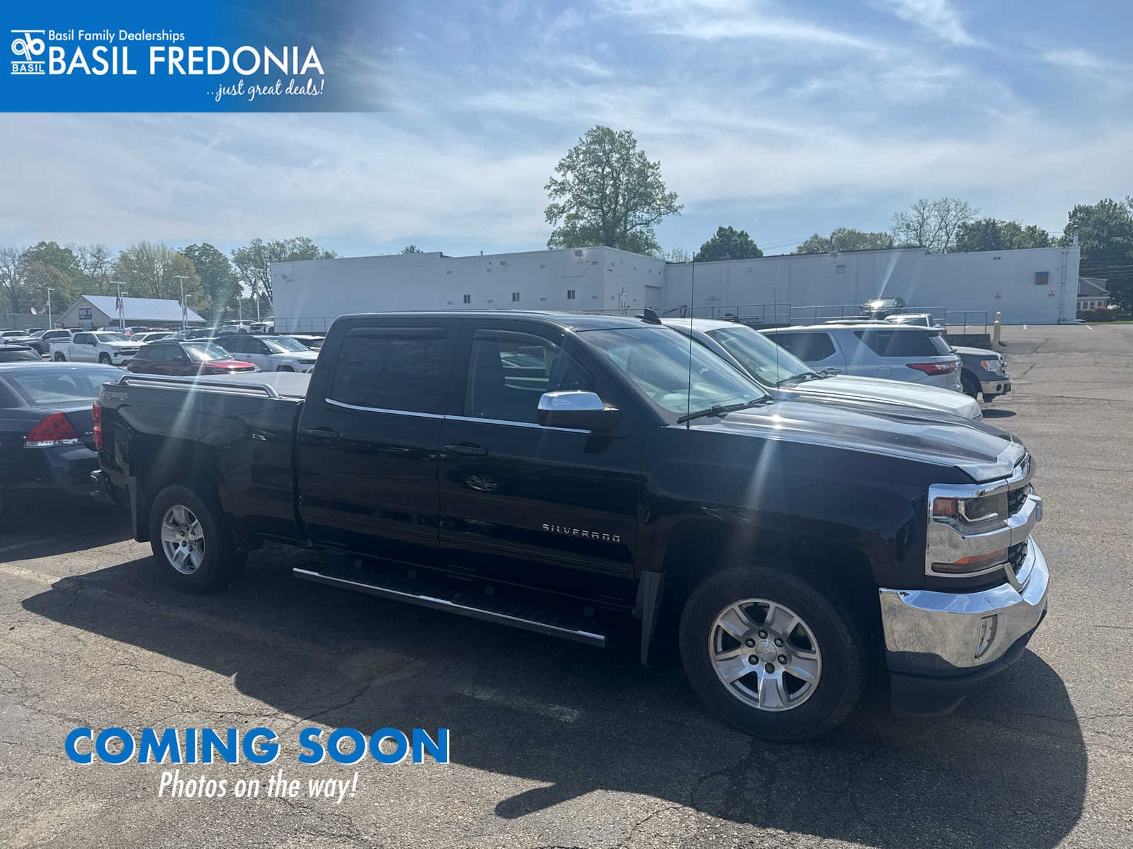 2017 Chevrolet Silverado 1500 1LT 4WD Crew Cab Short Box's photo