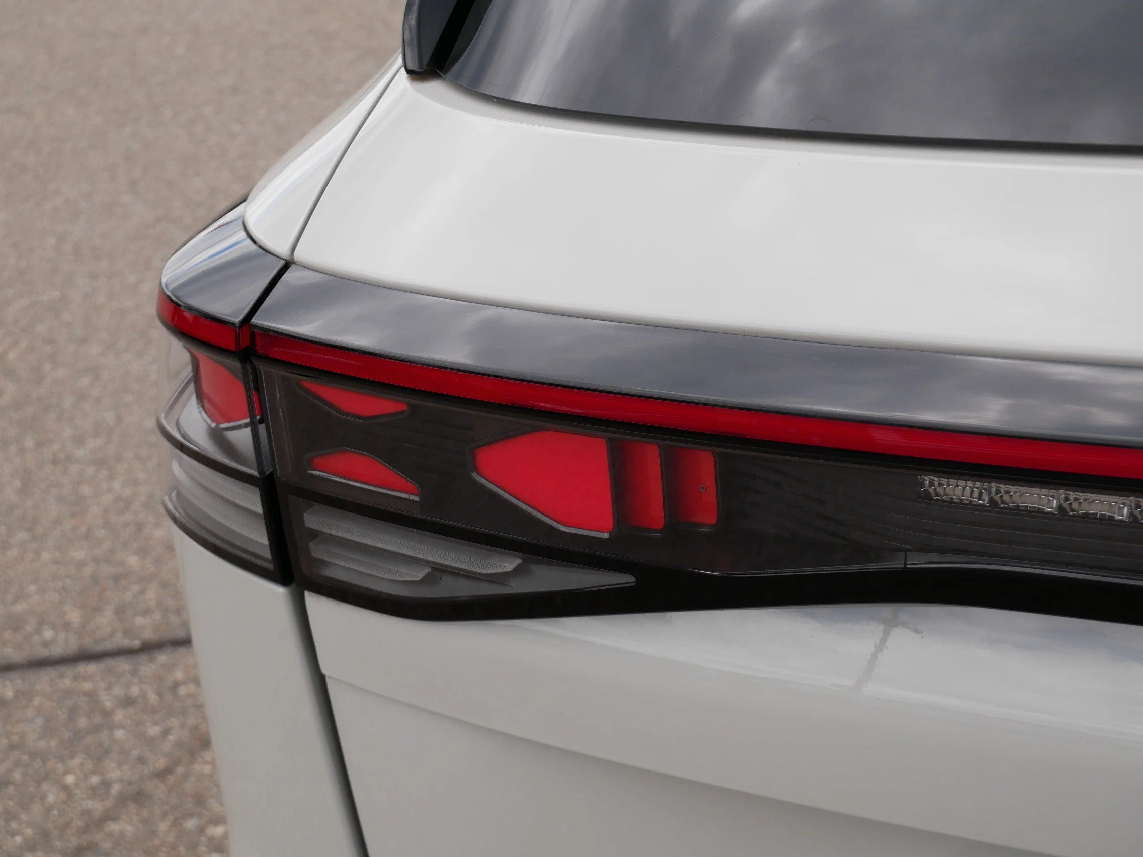 Used 2025 Sandstone Volkswagen SEL R-Line image 17