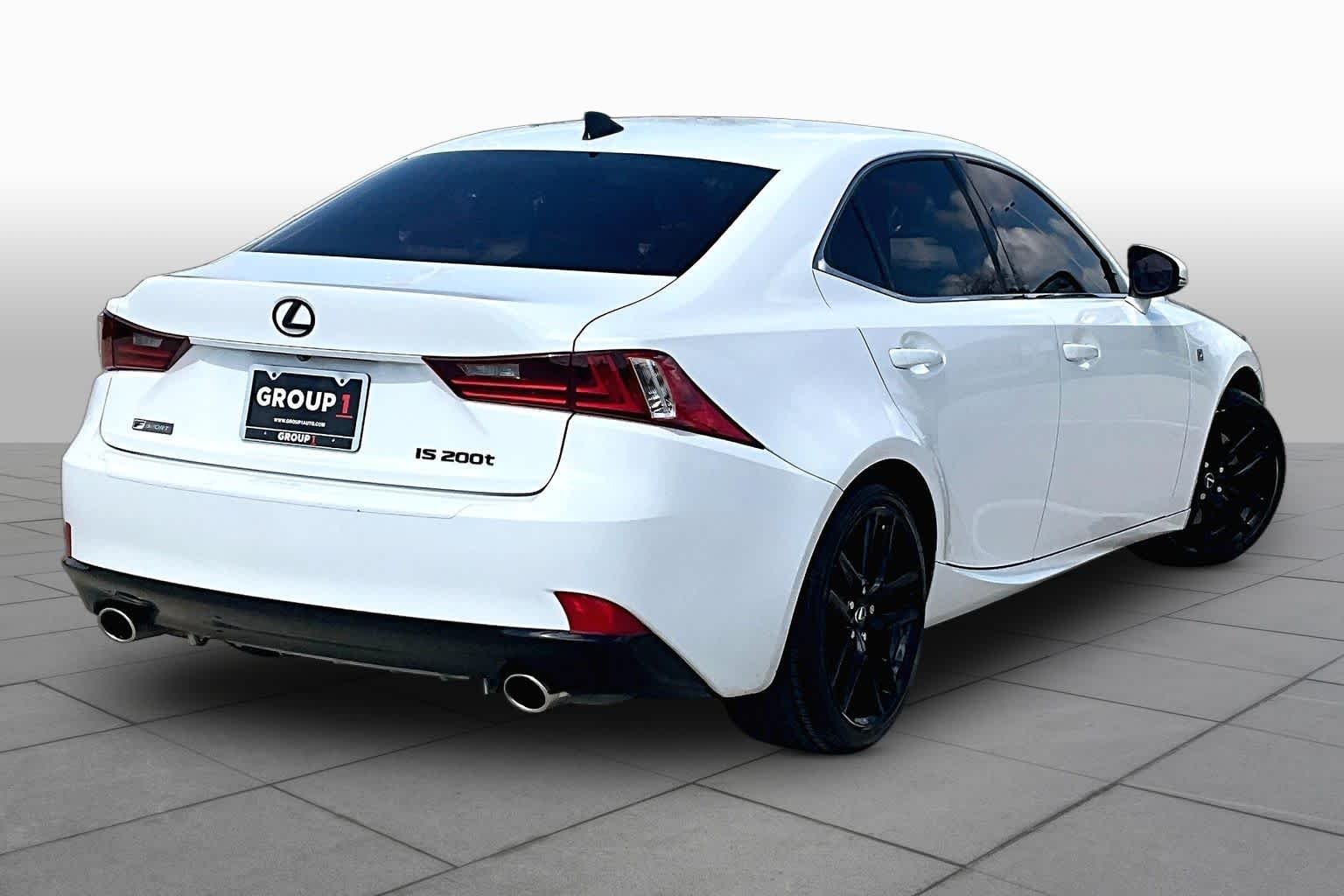 Used 2016 Ultra White Lexus  image 12