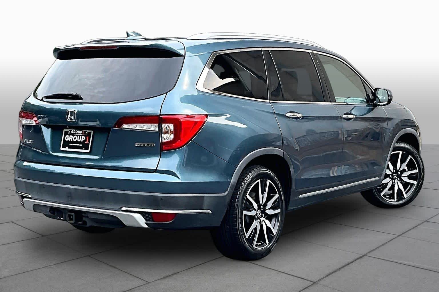 Used 2019 Steel Sapphire Metallic Honda Touring 8-Passenger image 13
