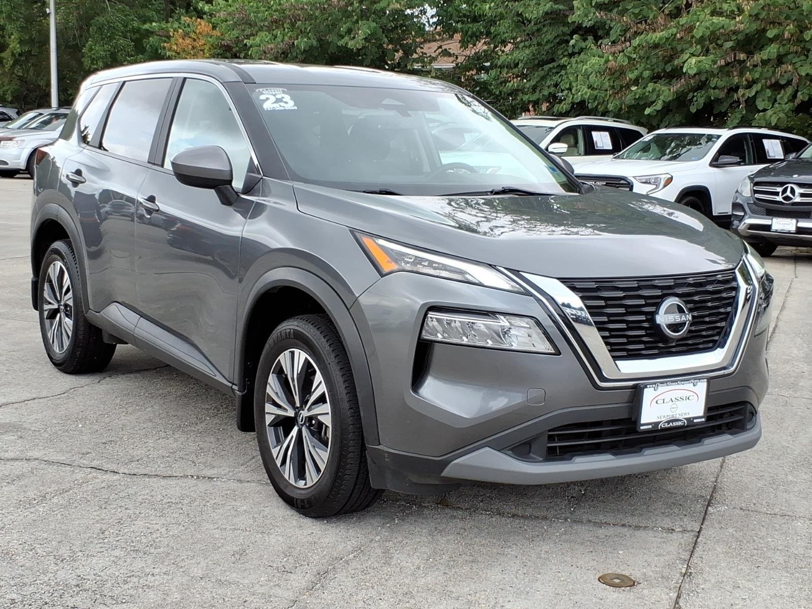 Used 2023 Gun Metallic Nissan SV image 5
