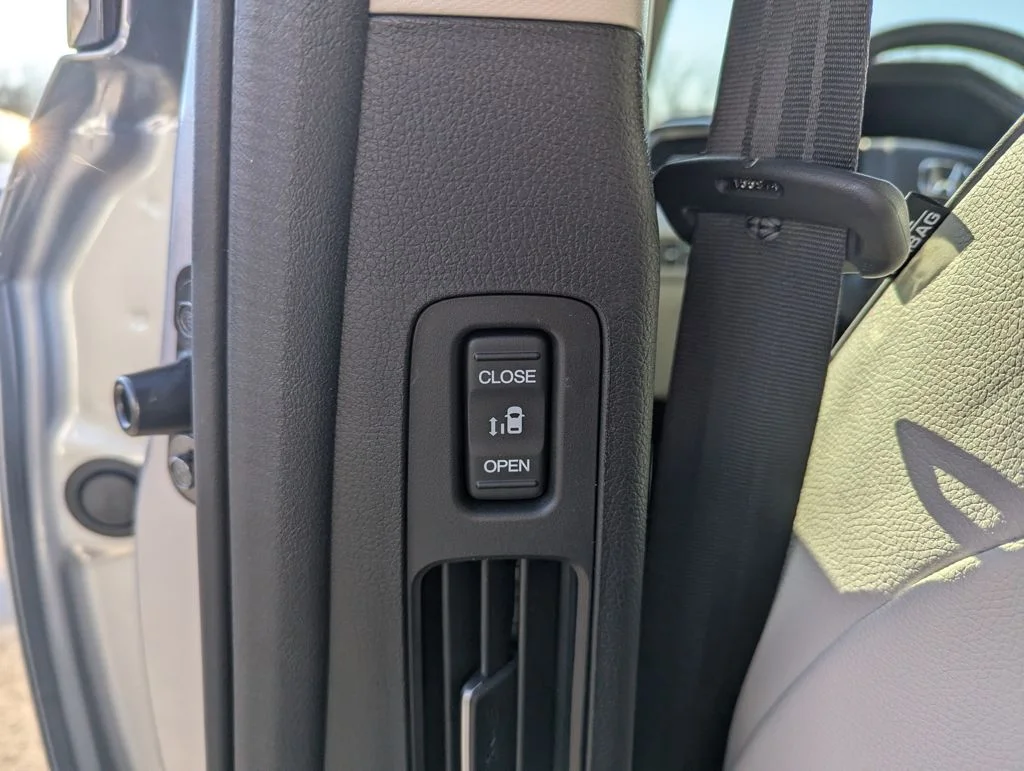 2026 Honda Odyssey Touring - Photo 15