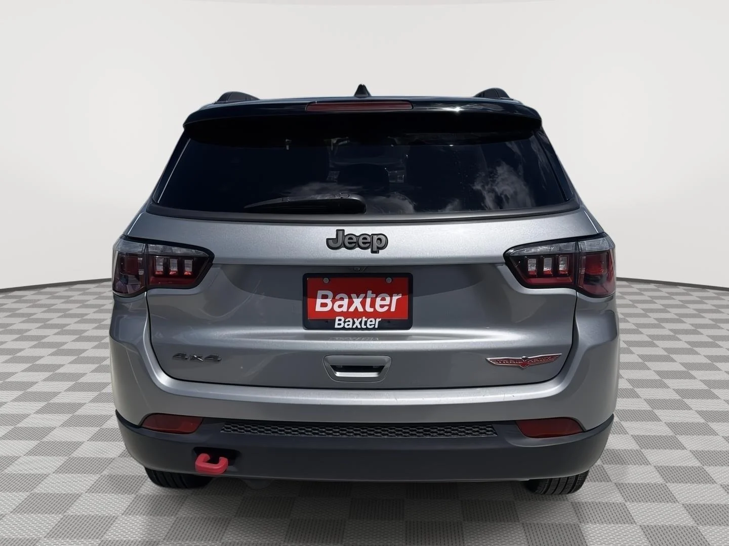 Used 2018 Billet Silver Metallic Clearcoat Jeep Trailhawk image 17