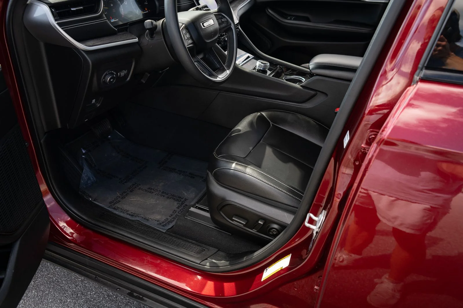 Used 2023 Red Jeep Limited image 17