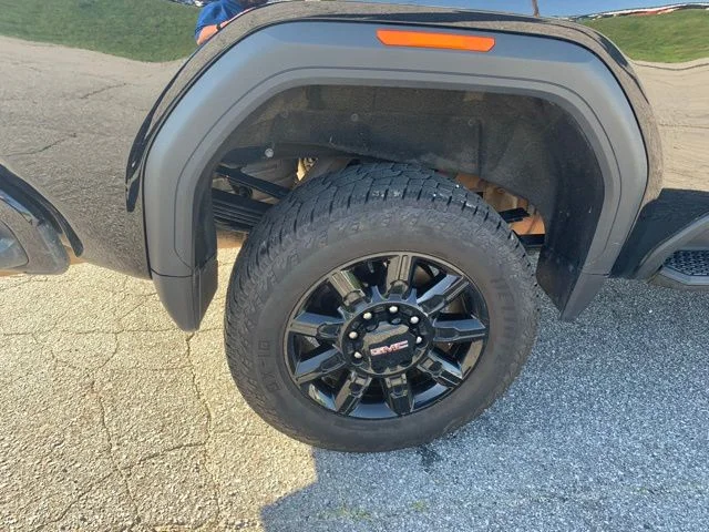 Used 2024 Black GMC AT4 image 41