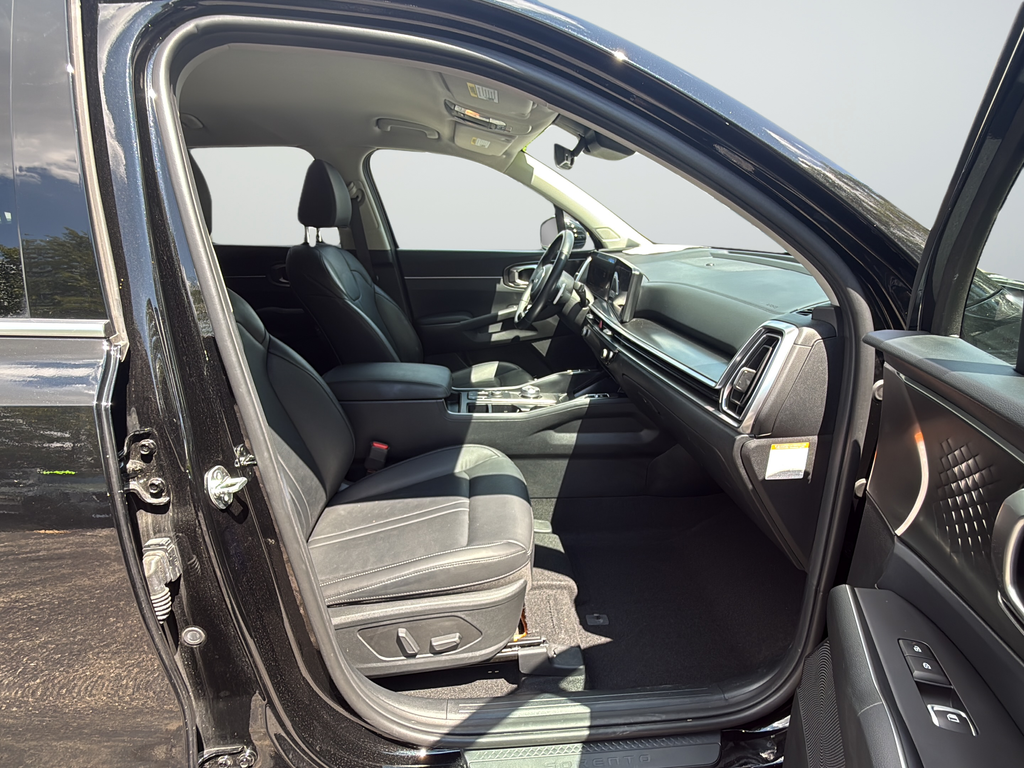 Used 2025 Black Kia EX image 26