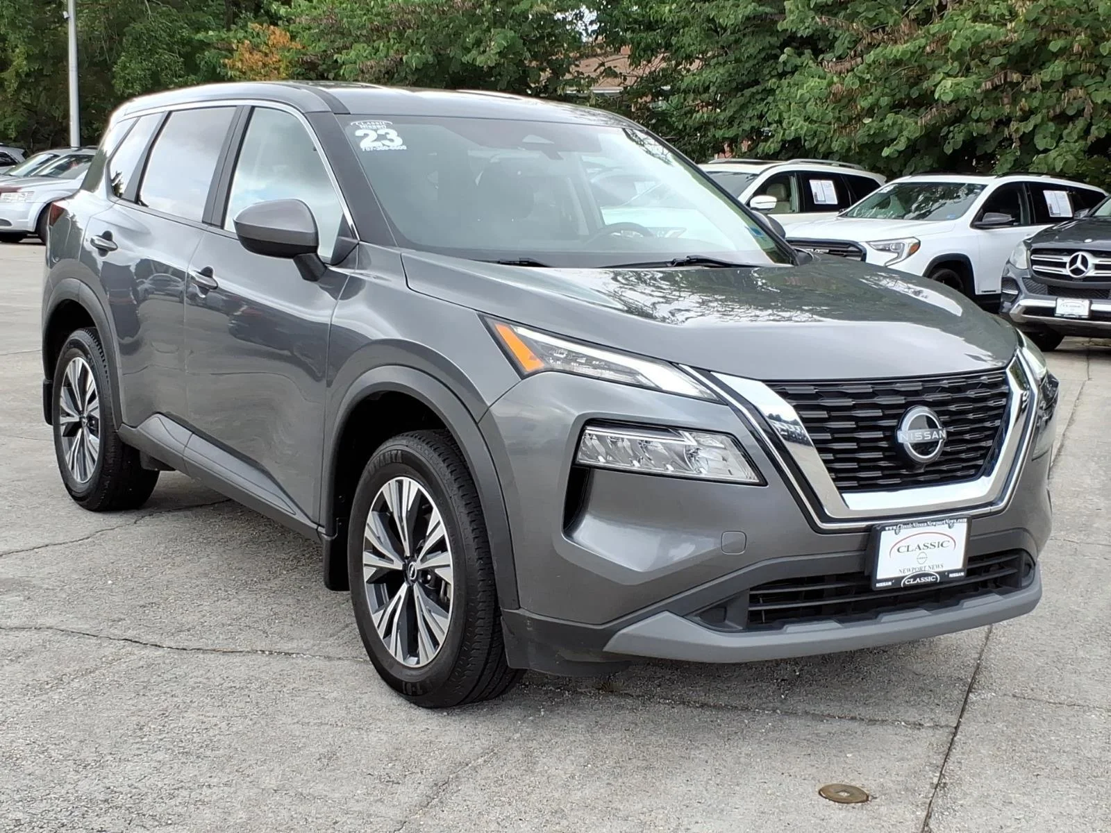 Used 2023 Gun Metallic Nissan SV image 5